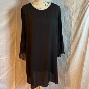 Melanie Lyne Black short dress or tunic size 12 with wide sleeves